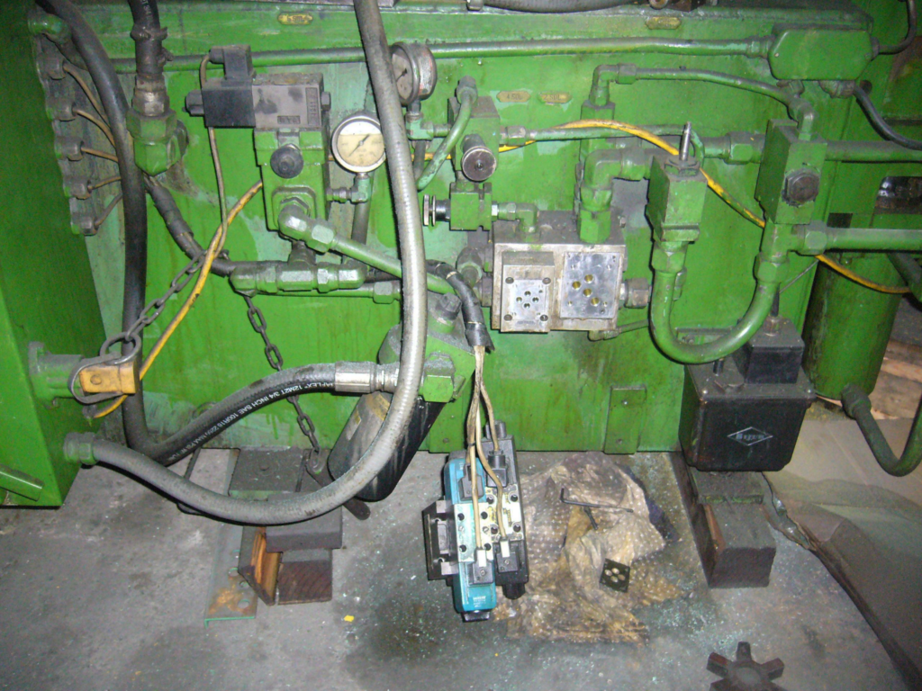 Pines 5T Vertical Press Bender 003