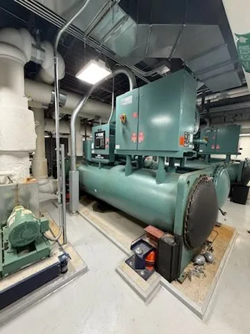 York VSD 450 TOn Liquid Chilling System - 2007